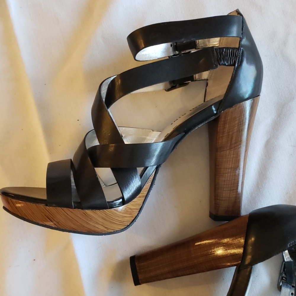 Heels - Picture 3 of 4